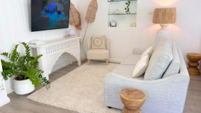 Villa One walk to beach, bikes included
